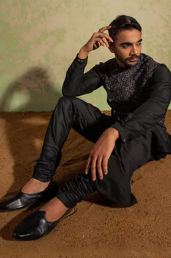 Black Embroidery Bundi Set