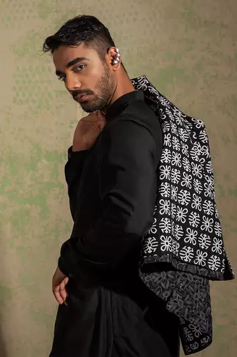 Black Embroidery Bundi Set