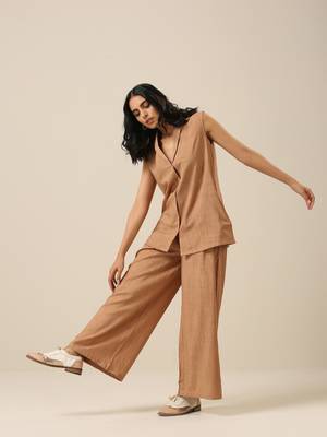 Beige Slub Texture Sleevesless Jacket Pant Set 2