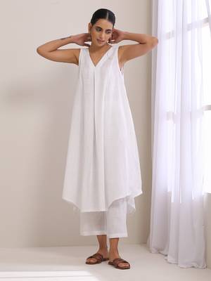 White Slub Texture Sleeveless Flared  Kurta Pant Set 1
