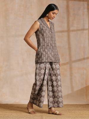 Clay Dabu Zig-Zag Motifs Print Cotton Sleeveless Jacket Pant Set 2