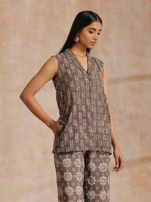 Clay Dabu Zig-Zag Motifs Print Cotton Sleeveless Jacket Pant Set 3