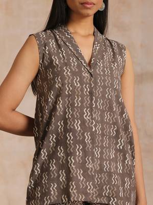 Clay Dabu Zig-Zag Motifs Print Cotton Sleeveless Jacket Pant Set 4