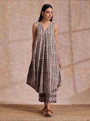 Clay Dabu Buta Print Cotton Sleeveless Flared  Kurta Pant Set 1