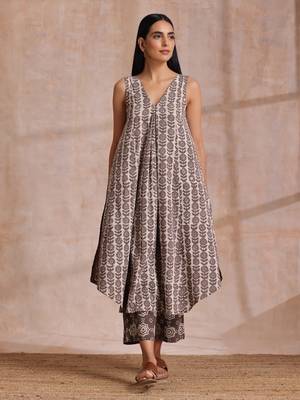 Clay Dabu Buta Print Cotton Sleeveless Flared  Kurta Pant Set 2