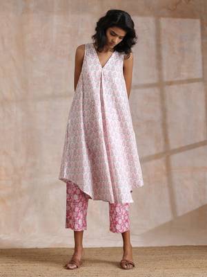 Pink Green Floral On White Block Print Cotton Sleeveless Flared  Kurta Pant Set 2