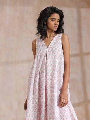 Pink Green Floral On White Block Print Cotton Sleeveless Flared  Kurta Pant Set 4