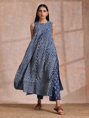 Indigo Dabu Zig-Zag Lines Print Cotton Sleeveless Kurta Pant Set 1