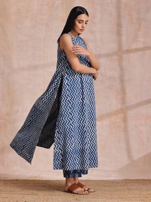 Indigo Dabu Zig-Zag Lines Print Cotton Sleeveless Kurta Pant Set 3