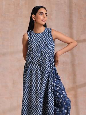 Indigo Dabu Zig-Zag Lines Print Cotton Sleeveless Kurta Pant Set 4