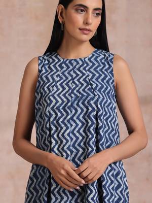 Indigo Dabu Zig-Zag Lines Print Cotton Sleeveless Kurta Pant Set 5