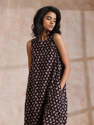 Black Bird Bagru Print Cotton Sleeveless Kurta Pant Set 4