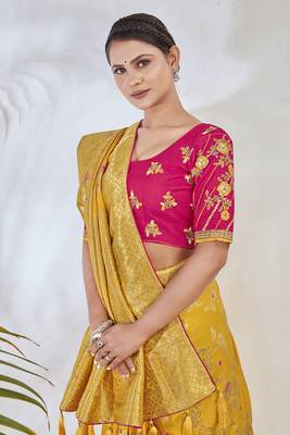 Yellow Woven Silk Blend Saree With Blouse 4