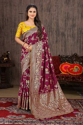 Magenta Woven Silk Blend Saree With Blouse 2