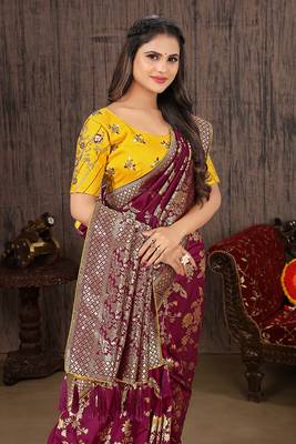 Magenta Woven Silk Blend Saree With Blouse 5