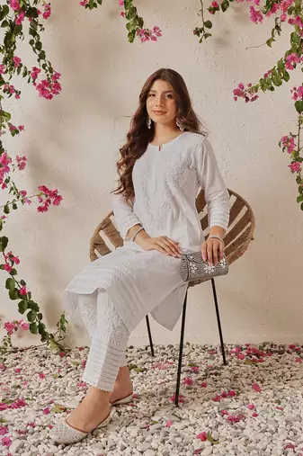 Handmade White Cotton Lucknowi Chikankari Kurta