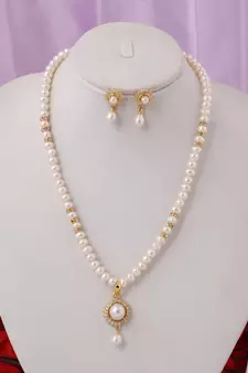 Real Natural Hyderabadi pearls Set With Certificate