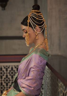 Lavender Woven Silk Blend Saree With Blouse 2
