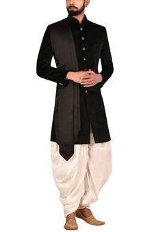 pattern stitched with drape given for royal look