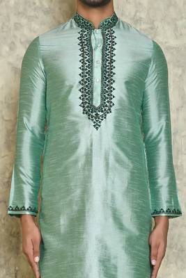 embroidery work solid stitched kurta 4