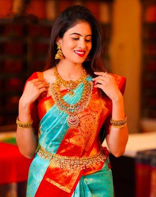 LONDON BEAUTY HANDWOVEN SILK SAREES WITH BLOUSE 2