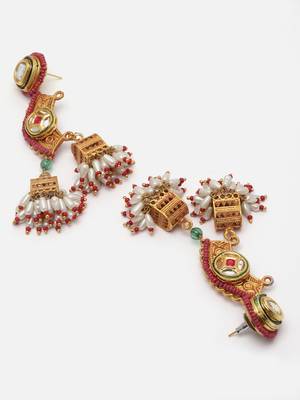 Red pearl earrings 4