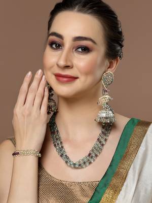 Green cubic zirconia earrings 1