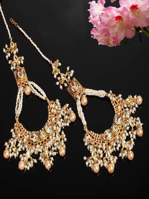 Red pearl earrings 2