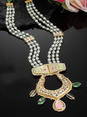 Green pearl necklaces 2