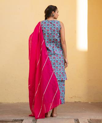 Bella Blue Pink Floral Kurta With Short Pant And Fuschia Pink Dupatta Set 2