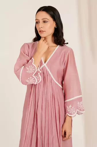 Vintage Rose Pink Floral Embroidered Kurta Set