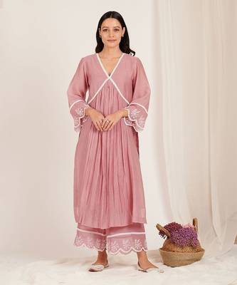 Vintage Rose Pink Floral Embroidered Kurta Set 4