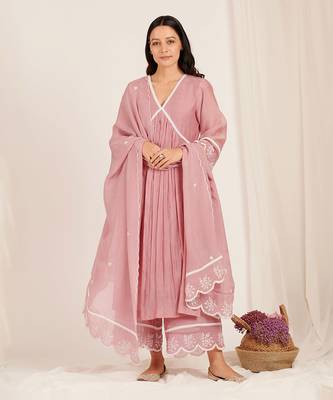 Vintage Rose Pink Floral Embroidered Kurta Set 1