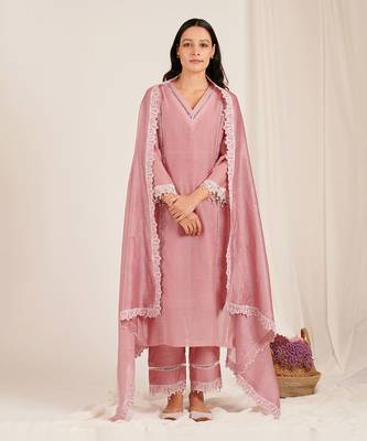 Vintage Rose Pink Lotus Embroidered Kurta Set 1