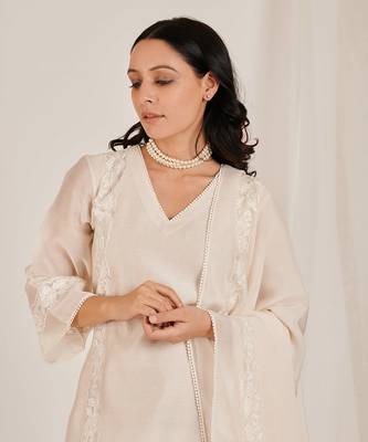 Moonlight White Floral Embroidered Kurta Set 3