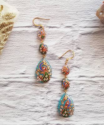 Peacock Color Dangler 1