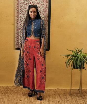 Zahra Embroidered Co-Ord Set With Cape 1