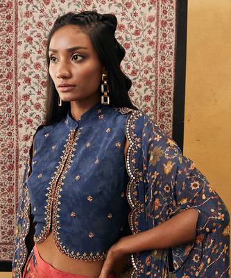 Zahra Embroidered Co-Ord Set With Cape 3