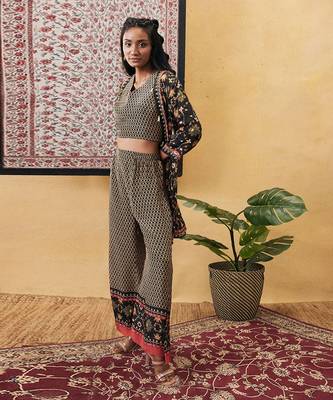 Zahra Embroidered Co-Ord Set With Jacket 4