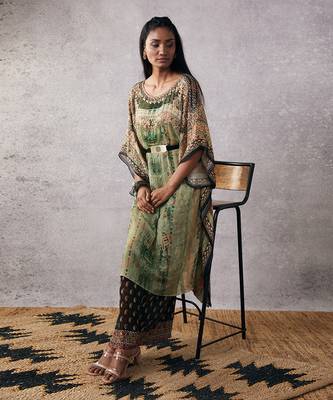 Ikaya Embroidered Kaftan Set With Belt 1