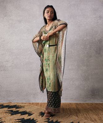 Ikaya Embroidered Kaftan Set With Belt 2