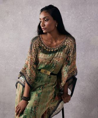 Ikaya Embroidered Kaftan Set With Belt 3