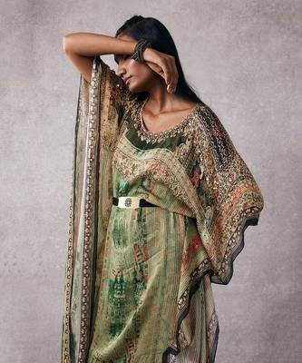 Ikaya Embroidered Kaftan Set With Belt 4
