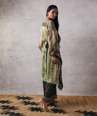 Ikaya Embroidered Kaftan Set With Belt 5