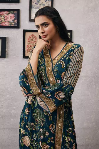 Mehr Embroidered Kurta Set