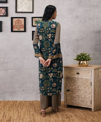 Mehr Embroidered Kurta Set 5