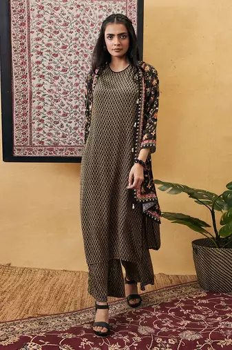 Zahra Printed Kurta Set With Jacket