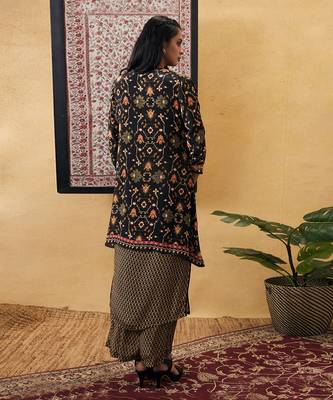 Zahra Printed Kurta Set With Jacket 4