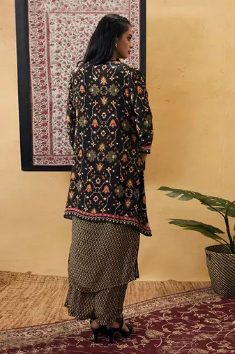 Zahra Printed Kurta Set With Jacket