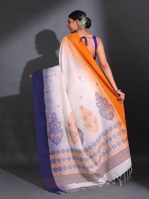 White Cotton Handwoven Saree With Nakshi Motifs And Floral Designs 4
